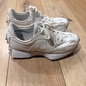 Women's Figs New Balance 327